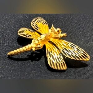 Intricate Vtg JJ Jonette Goldtone Dragonfly Brooch W/Black Accent Wings